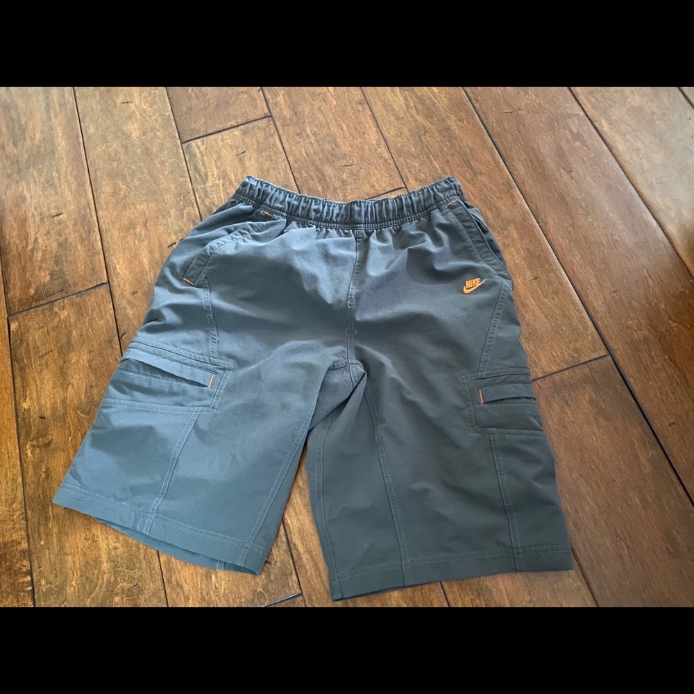 Nike shorts grey small